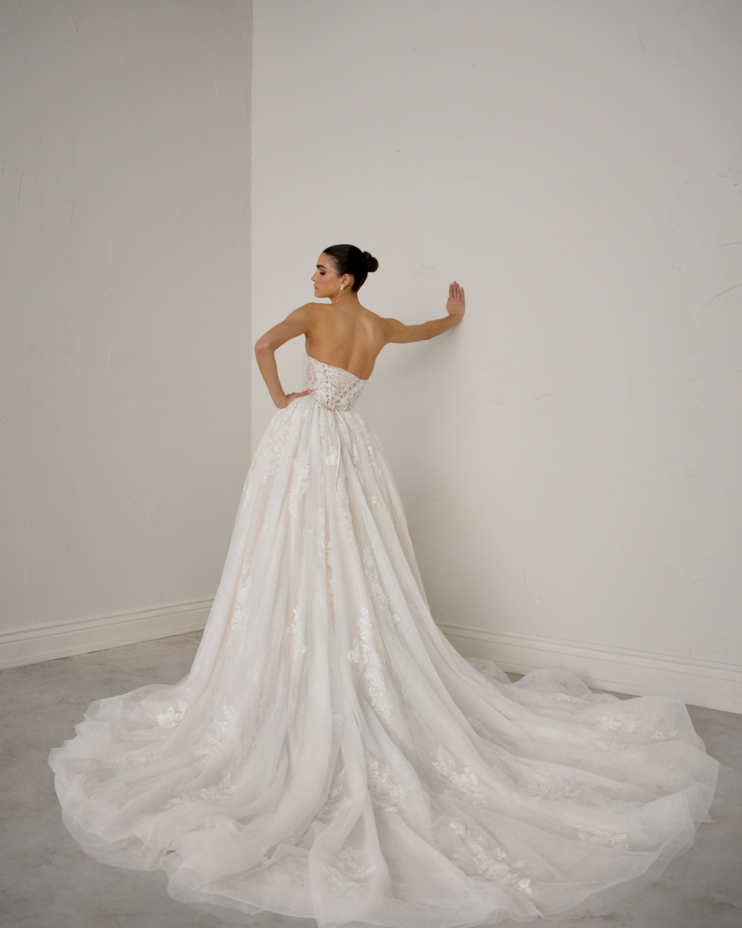 justin alexander signature valentina