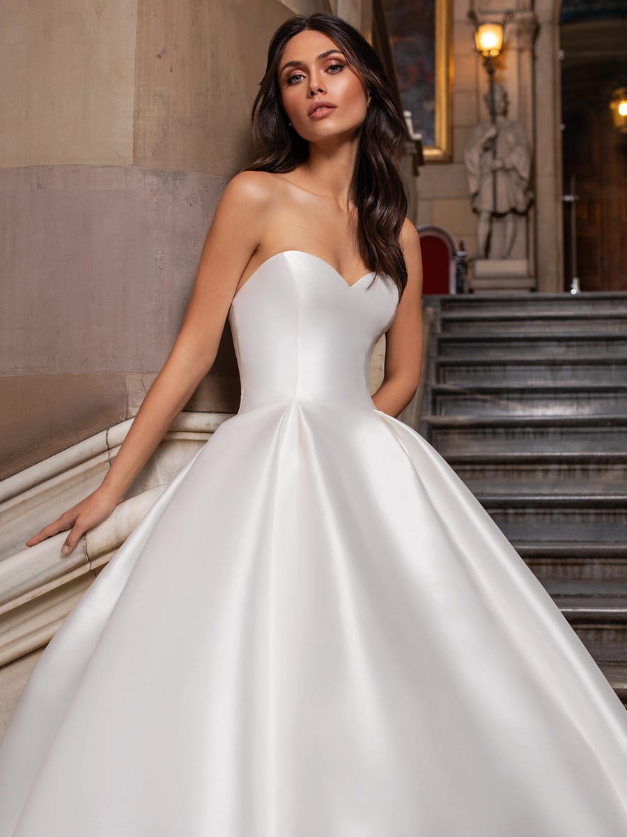 PRONOVIAS(vmrAX)close