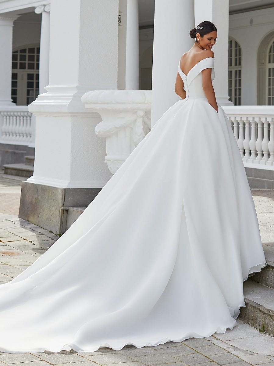 pronoviasivmrAXj farrah